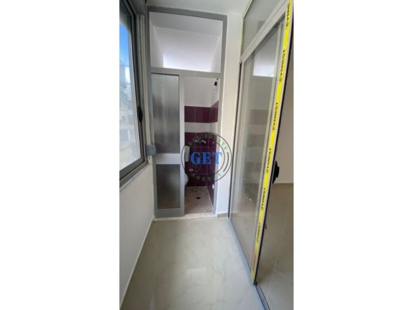 Durres, jepet me qera apartament 3+1+Ballkon Kati 1, 96 m² 300 € (Stacioni i Trenit)