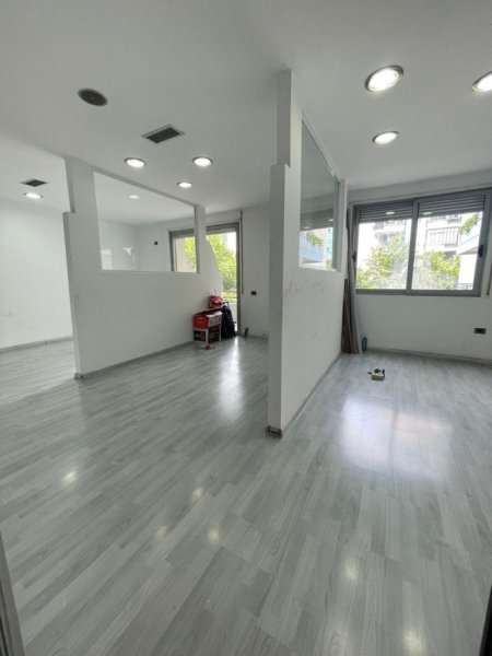 Casa Italia, qira ambient biznesi Kati 1, 152 m² 1000 €