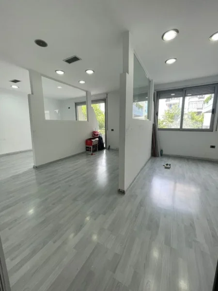 Casa Italia, qira ambient biznesi Kati 1, 152 m² 1000 €