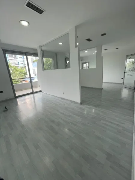 Casa Italia, qira ambient biznesi Kati 1, 152 m² 1000 €