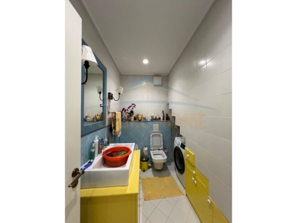 Tirane, jepet me qera apartament 3+1 Kati 2, 133 m² 1.500 € (Kodra e Diellit)
