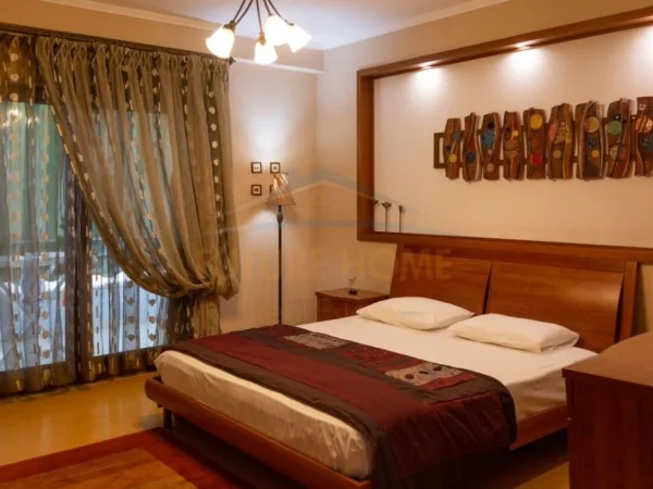 Tirane, jepet me qera apartament 3+1+Ballkon Kati 7, 140 m² 900 € (Myslym Shyri)