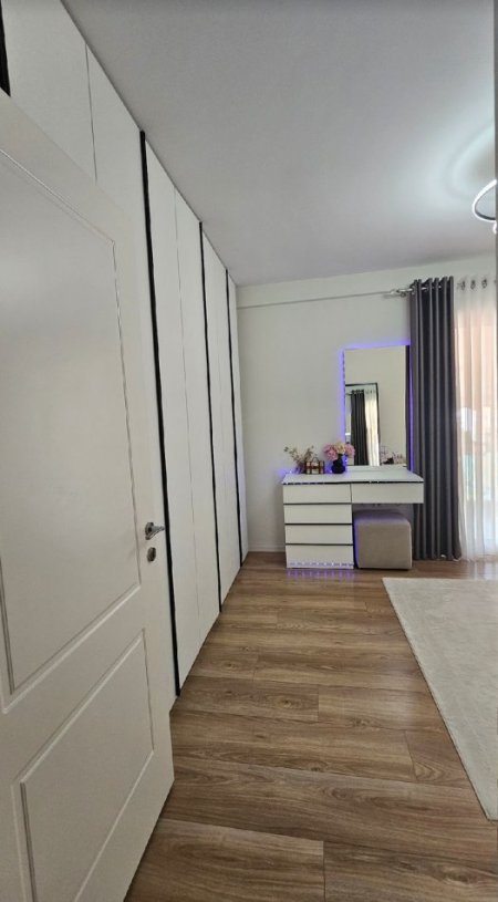 Tirane, shitet apartament 2+1 Kati 5, 105 m² 190.000 € 