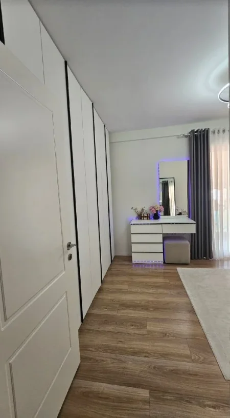 Tirane, shitet apartament 2+1 Kati 5, 105 m² 190.000 € 