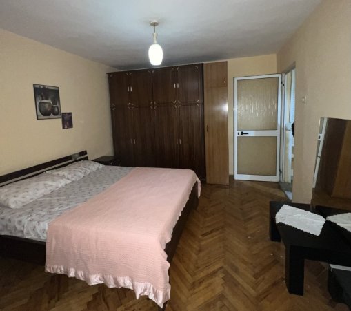 Tirane, jepet me qera apartament 1+1+Ballkon Kati 2, 50 m² 300 € (RRUGA PJETER BUDI)