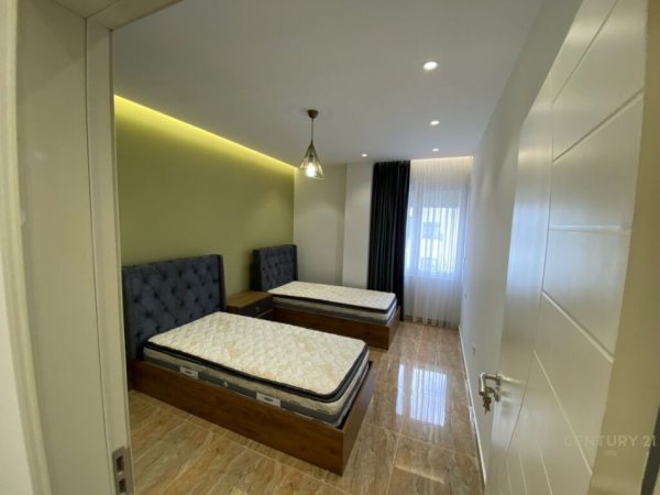 Tirane, jepet me qera apartament 2+1 Kati 6, 102 m² 600 € (Rrugën 5 Maji)
