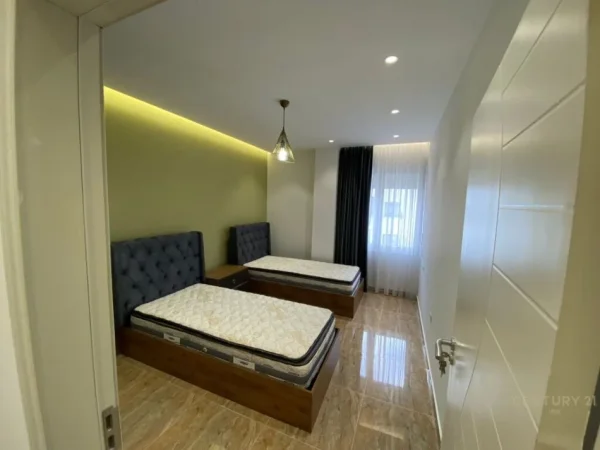 Tirane, jepet me qera apartament 2+1 Kati 6, 102 m² 600 € (Rrugën 5 Maji)