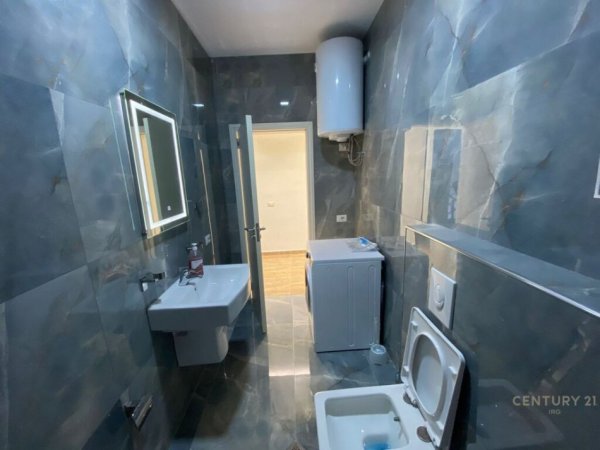 Tirane, jepet me qera apartament 2+1 Kati 6, 102 m² 600 € (Rrugën 5 Maji)