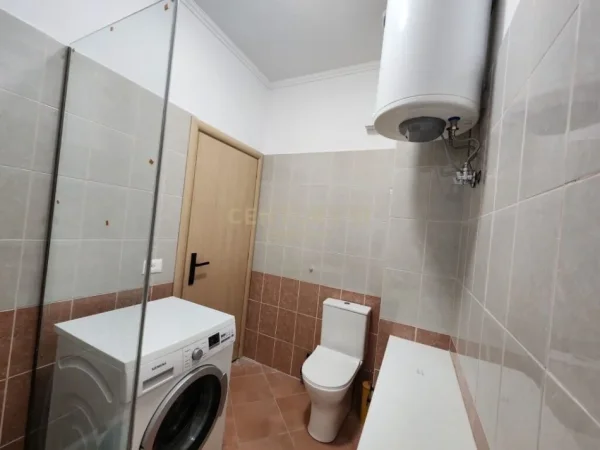 Tirane, jepet me qera apartament 2+1 Kati 8, 82 m² 500 € (YZBERISHT)