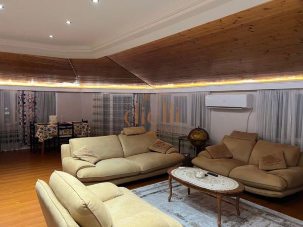 Tirane, shitet apartament 2+1+Ballkon Kati 8, 123 m² 205.000 € (PALLATI ME SHIGJETA)