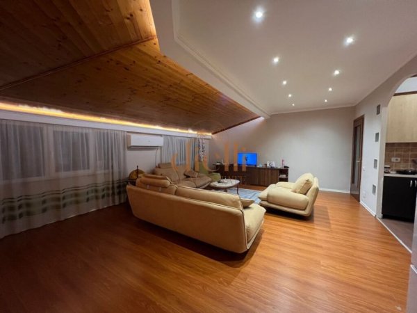 Tirane, shitet apartament 2+1+Ballkon Kati 8, 123 m² 205.000 € (PALLATI ME SHIGJETA)