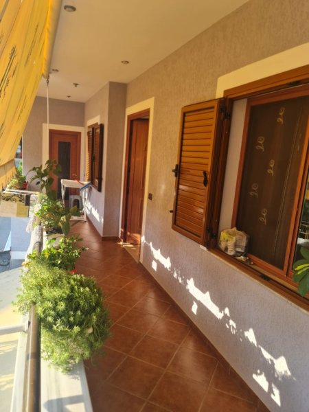 Tirane, jepet me qera apartament 1+1+Ballkon Kati 2, 65 m² 390 € (RRUGA SELAUDIN ZORBA)
