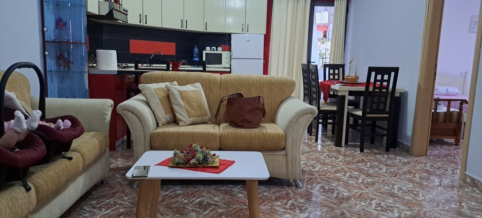 Tirane, jepet me qera apartament 2+1+Ballkon Kati 6, 85 m² 560 € (DON BOSKO)
