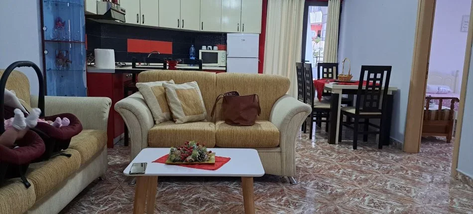 Tirane, jepet me qera apartament 2+1+Ballkon Kati 6, 85 m² 560 € (DON BOSKO)