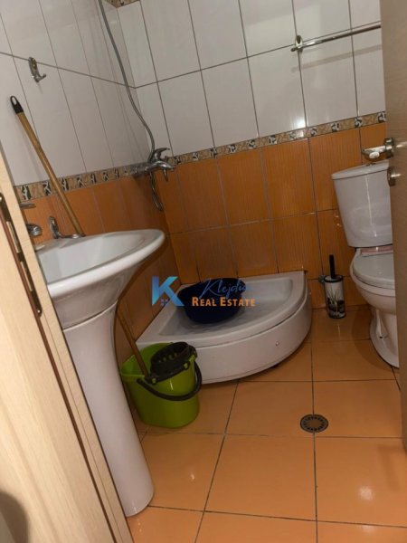 Tirane, jap me qera apartament 2+1+Ballkon Kati 3, 95 m² 580 € (Rruga 5 Maji)