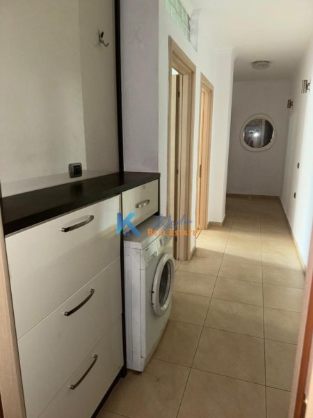 Tirane, jap me qera apartament 2+1+Ballkon Kati 3, 95 m² 580 € (Rruga 5 Maji)