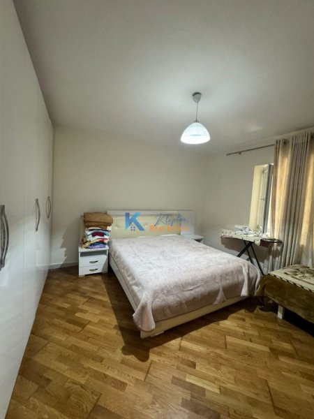 Tirane, jap me qera apartament 1+1+Ballkon Kati 1, 80 m² 550 € (Sheshi Wilson)