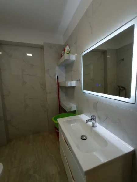 Tirane, jepet me qera apartament 2+1+Aneks+Ballkon Kati 1, 100 m² 900 € (Ibrahim Rugova)