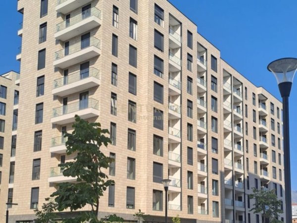 Tirane, jepet me qera apartament duplex Dublex Kati 2, 89 m² (Porcelan)