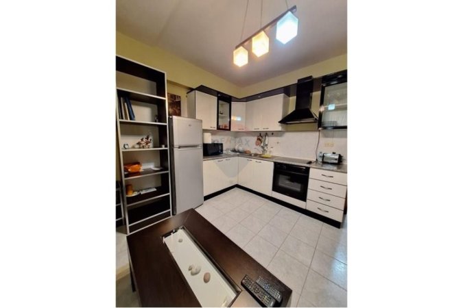 Tirane, shitet apartament 1+1 , 60 m² 130.000 € (Tirana e Re - Rruga Sami Frashëri)