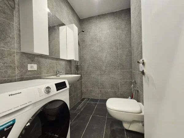 Tirane, jepet me qera apartament 2+1 Kati 7, 103 m² 570 € (Oasis Residence)
