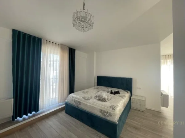 Tirane, jepet me qera Vile 2 Katshe Kati 3, 339 m² (Perballe "TEG" Tirana, Albania)