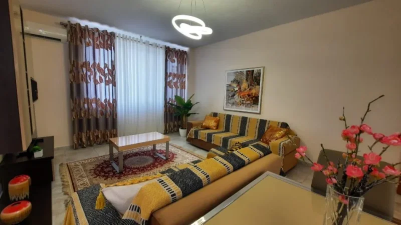Durres, jepet me qera apartament 1+1+Ballkon Kati 2, 70 m² 600 € (Kopshti Botanik)