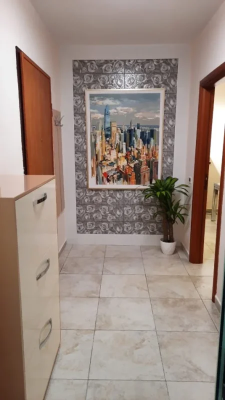 Durres, jepet me qera apartament 1+1+Ballkon Kati 2, 70 m² 600 € (Kopshti Botanik)