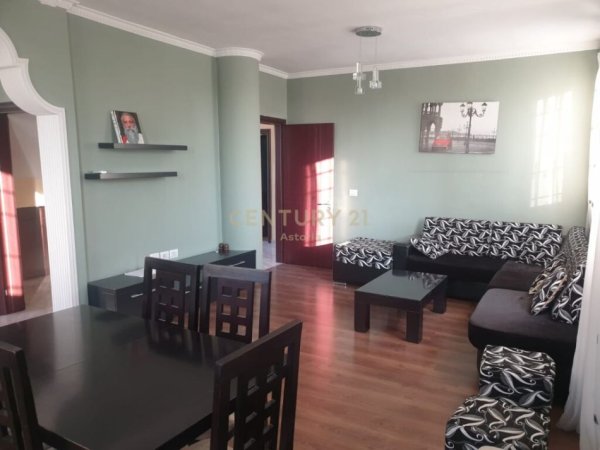 Tirane, jepet me qera Vile 3 Katshe Kati 3, 402 m² 1.500 € (Liqeni i Farkes)