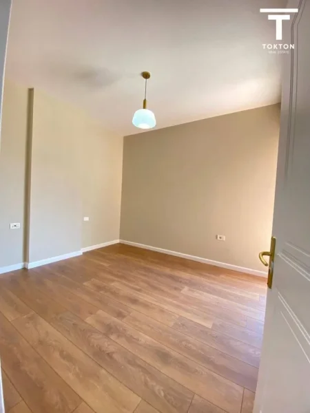 Tirane, shitet apartament 2+1 Kati 5, 90 m² 188.000 € (Pazari i Ri) TT 1244