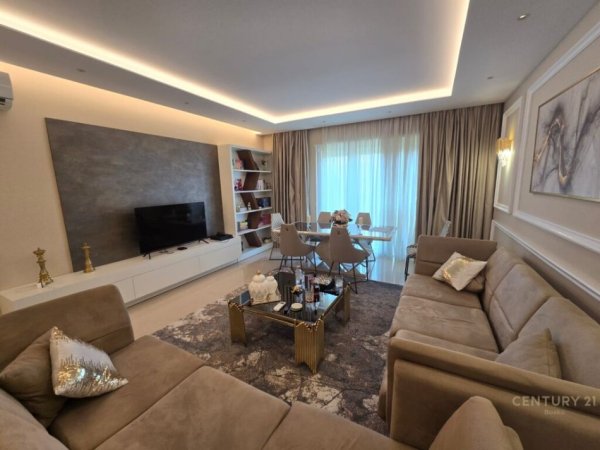 Tirane, jepet me qera apartament 2+1+Aneks+Ballkon Kati 2, 125 m² 2.000 € (TEG)