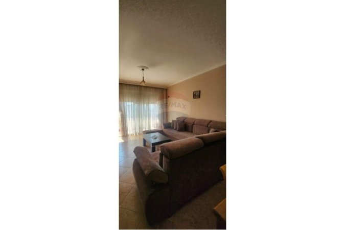 Tirane, jepet me qera apartament 1+1 Kati 9, 73 m² 600 € (Bllok)