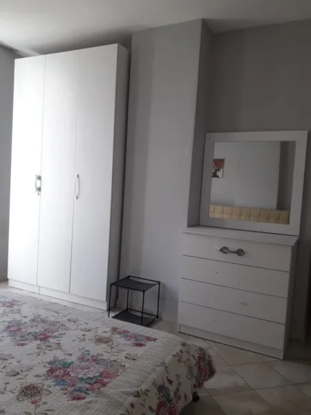 Tirane, jepet me qera apartament 2+1 Kati 4, 123 m² 450 € (Rruga 3 Deshmoret)