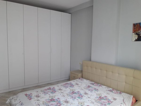 Tirane, jepet me qera apartament 2+1 Kati 4, 123 m² 450 € (Rruga 3 Deshmoret)