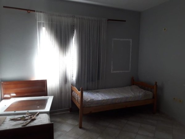 Tirane, jepet me qera apartament 2+1 Kati 4, 123 m² 450 € (Rruga 3 Deshmoret)