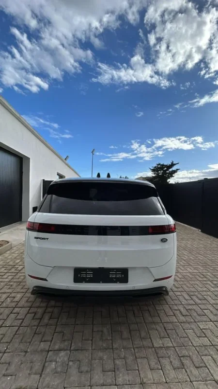 Tirane, shes makine Range Rover Nafte, e bardhë automatik Klima 30 km 115.000 €