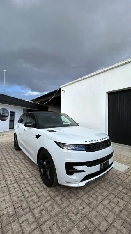 Tirane, shes makine Range Rover Nafte, e bardhë automatik Klima 30 km 115.000 €