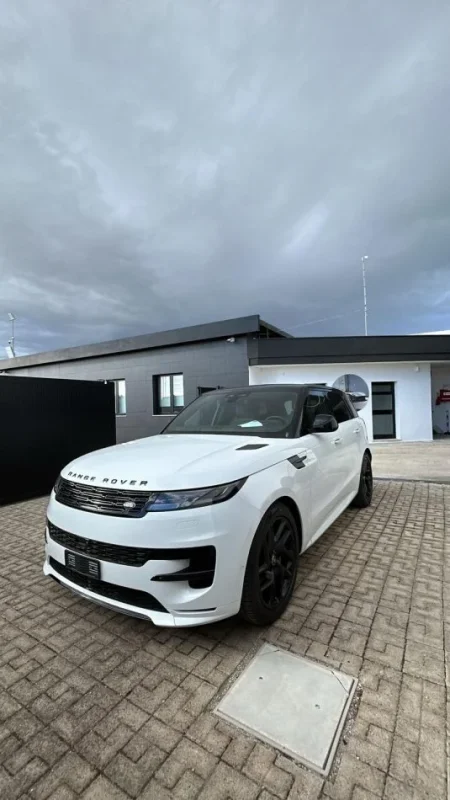 Tirane, shes makine Range Rover Nafte, e bardhë automatik Klima 30 km 115.000 €