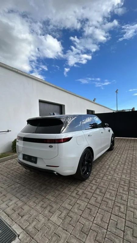 Tirane, shes makine Range Rover Nafte, e bardhë automatik Klima 30 km 115.000 €