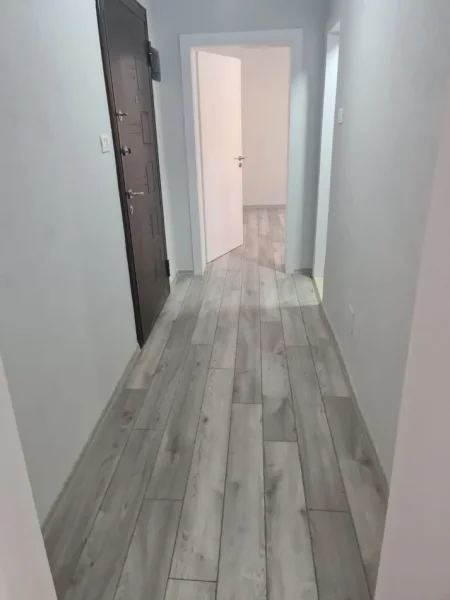 Tirane, shitet apartament 1+1 Kati 3, 53 m² 125.000 € (21 Dhjetori)