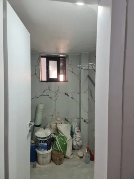 Tirane, shitet apartament 1+1 Kati 3, 53 m² 125.000 € (21 Dhjetori)