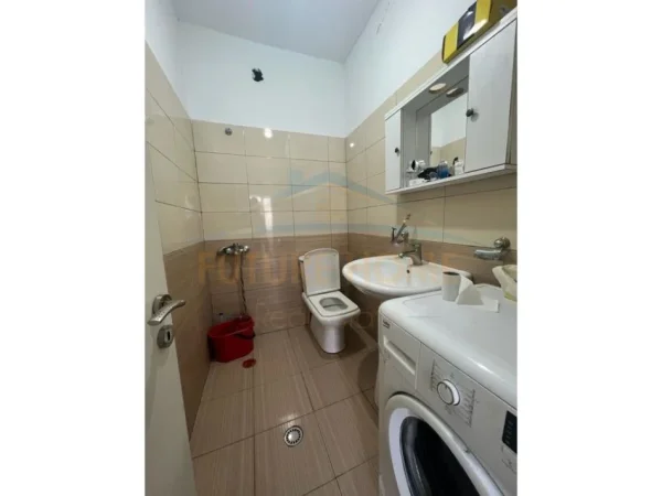 Tirane, shitet shtepi 3+1 , 239 m² (Allias)