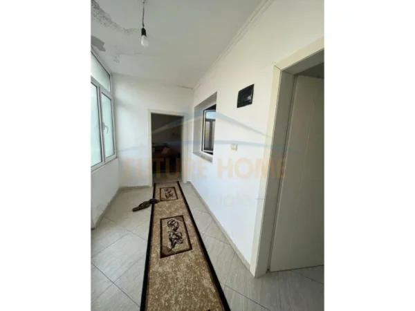 Tirane, shitet shtepi 3+1 , 239 m² (Allias)