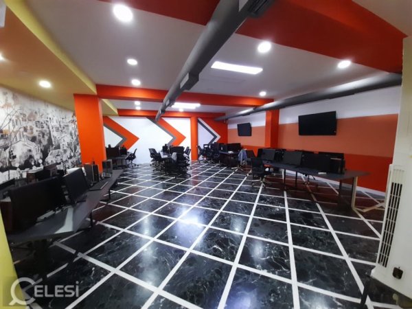 Tirane, jepet me qera ambjent biznesi Kati 0, 224 m² 1.600 € (BULEVARDI ZOGU I PARE)