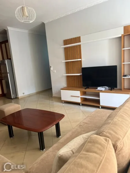 Tirane, jepet me qera apartament 1+1+Ballkon Kati 5, 70 m² 380 € (ASTIR)