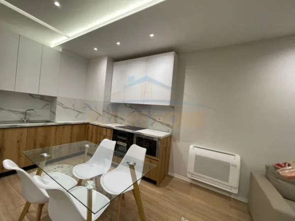 Tirane, jepet me qera apartament 1+1 Kati 6, 65 m² 550 € (Rruga "Jordan Misja")