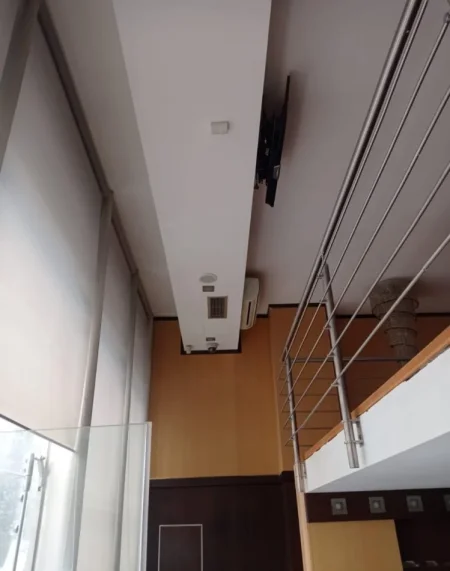 Tirane, jepet me qera lokal Kati 0, 80 m² 1.600 € (Rruga e Elbasanit)