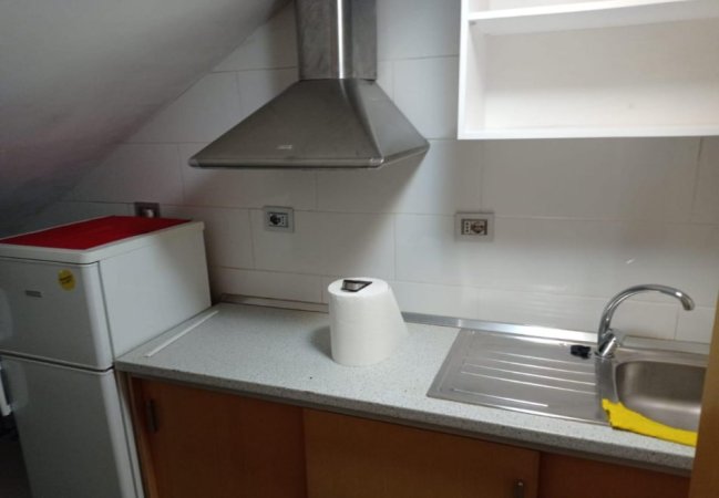 Tirane, jepet me qera lokal Kati 0, 80 m² 1.600 € (Rruga e Elbasanit)