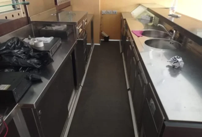 Tirane, jepet me qera lokal Kati 0, 80 m² 1.600 € (Rruga e Elbasanit)