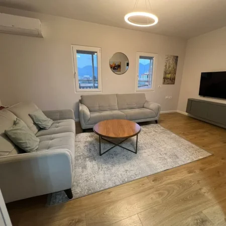 Tirane, shitet apartament 3+1 , 153 m² 229.000 € (Fusha e Aviacionit)
